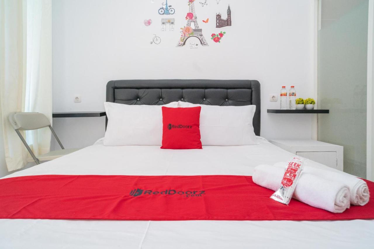 Hotel Reddoorz Syariah At Winong Nganjuk Exterior foto